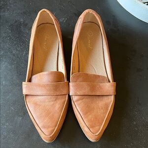 DownEast Tan Leather Loafers
